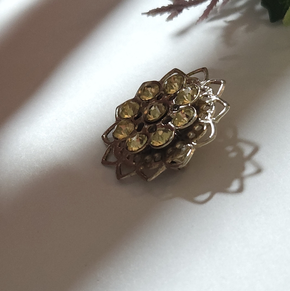 Vintage Yellow Crystal Gold Filigree Flower Brooch - Picture 9 of 15
